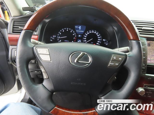 Лексус LS460 2011 — миниатюра 9