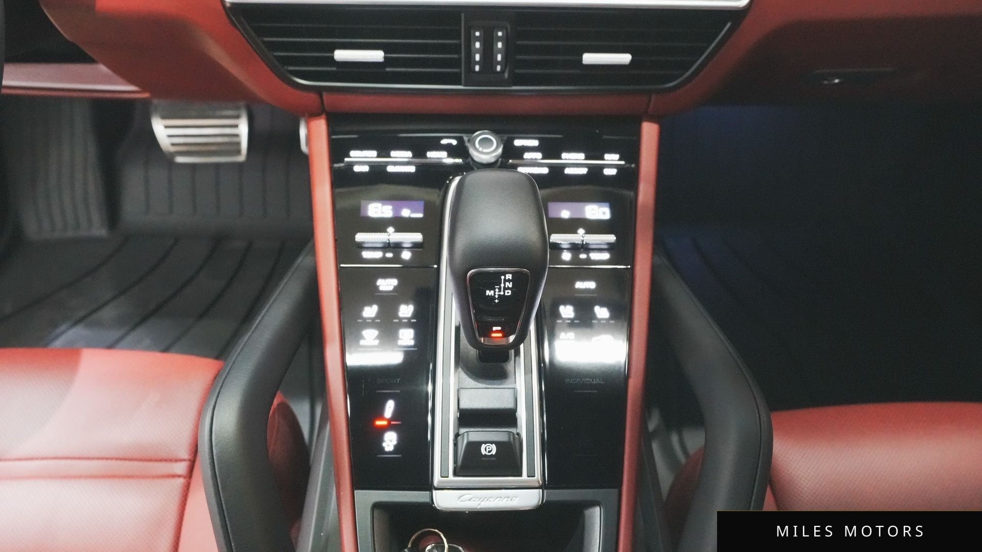 Porsche Cayenne 2023 — миниатюра 15