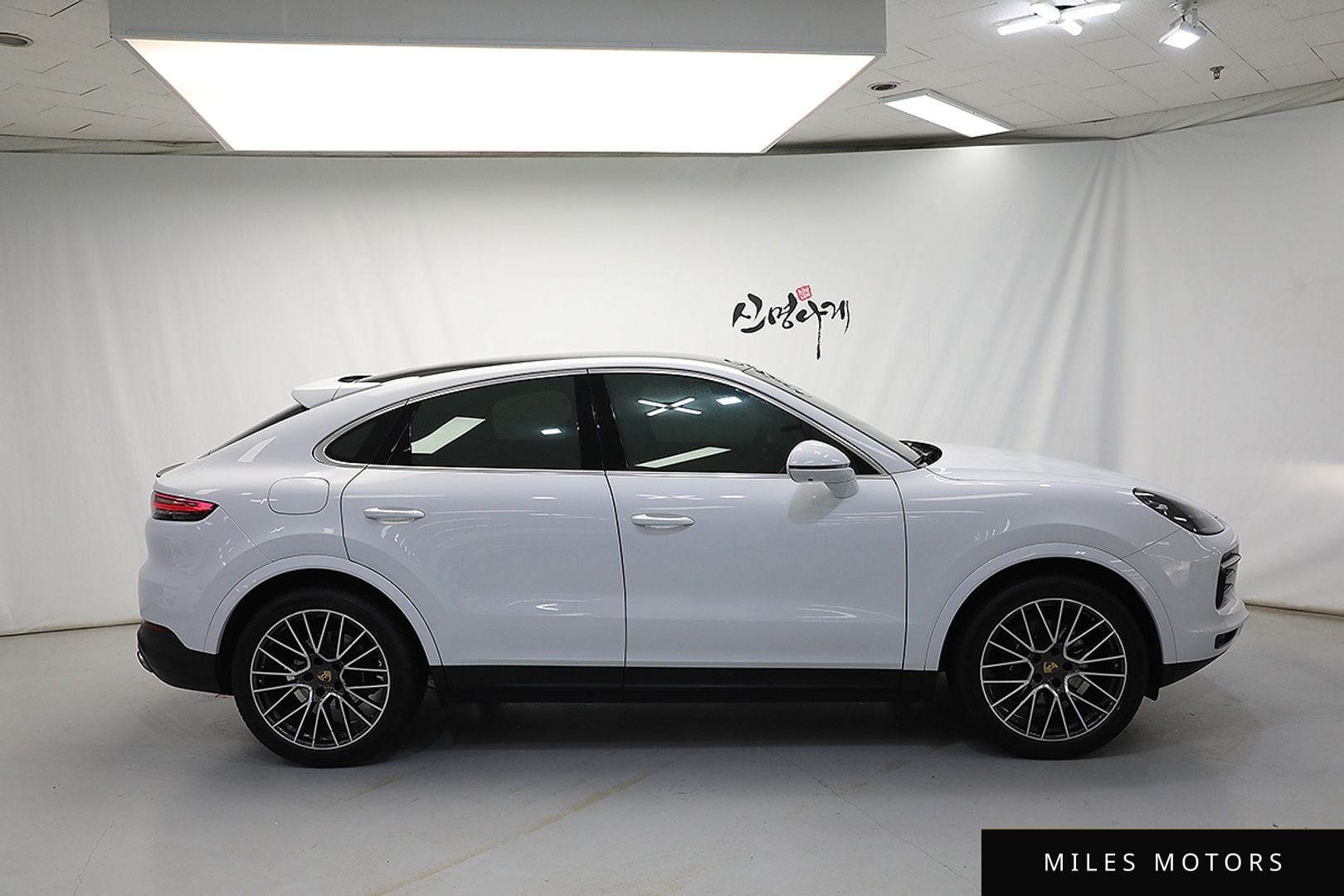 Porsche Cayenne 2023 — миниатюра 3