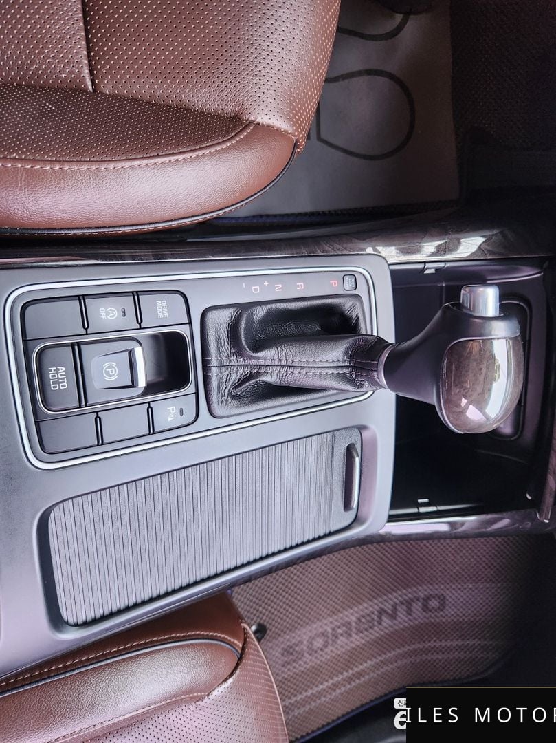 Kia Sorento 2015 — миниатюра 11