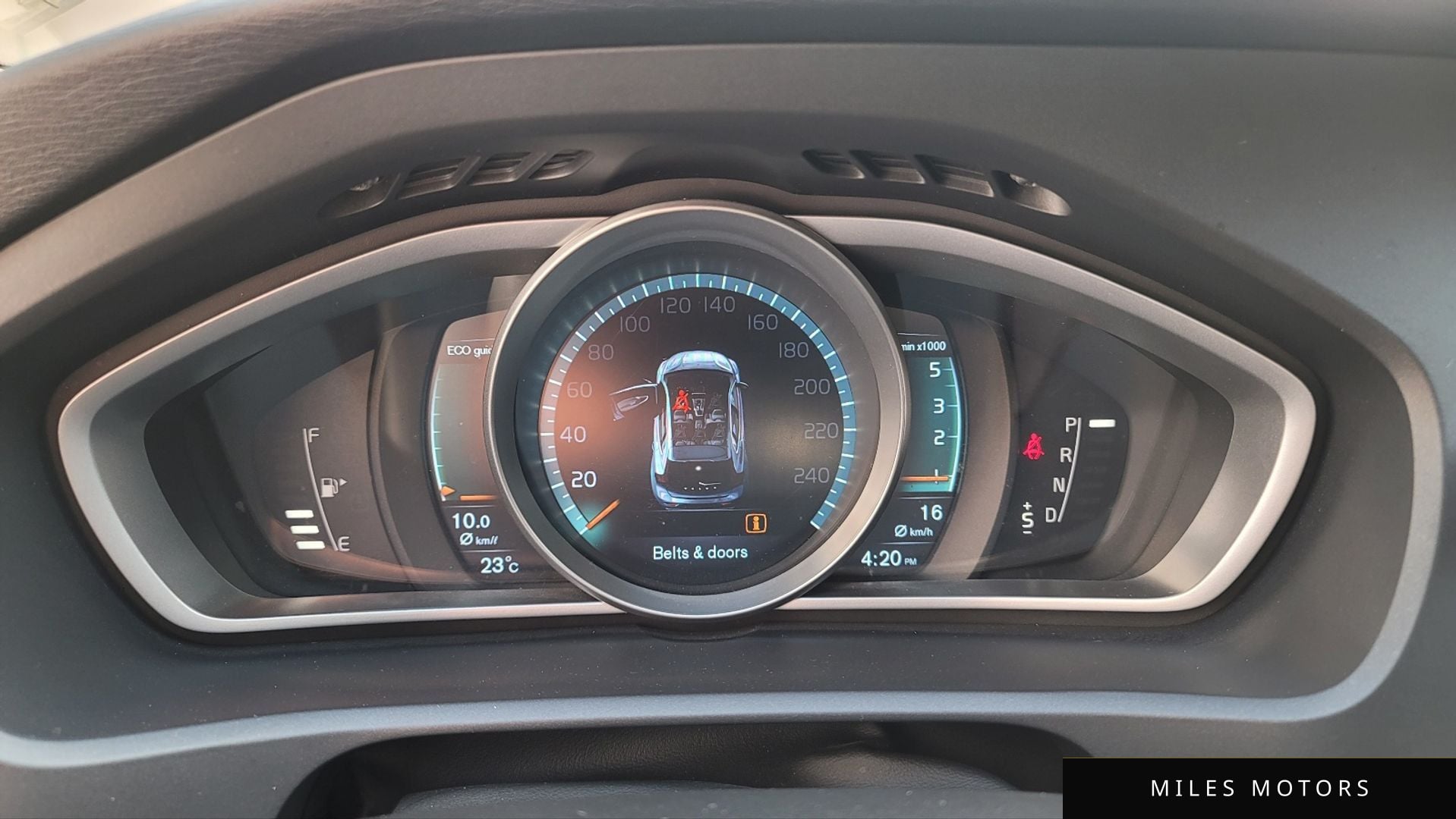 Volvo V40 2016 — миниатюра 8