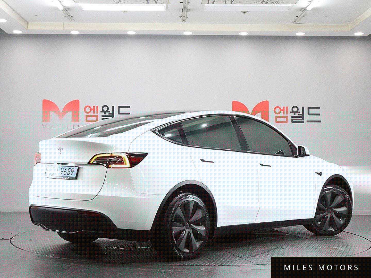 Tesla 모델 Y 2023 — миниатюра 3