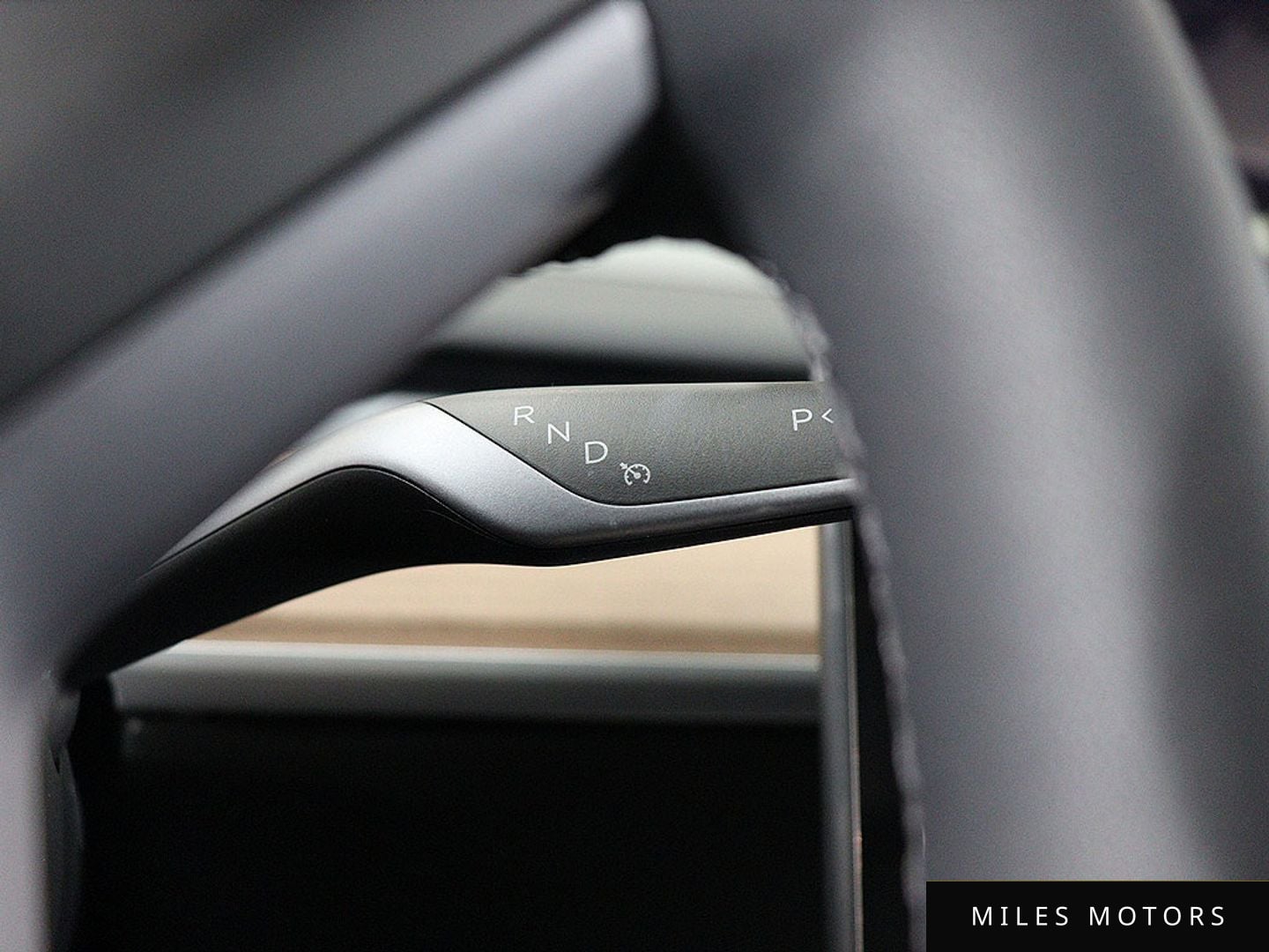 Tesla 모델 Y 2023 — миниатюра 9