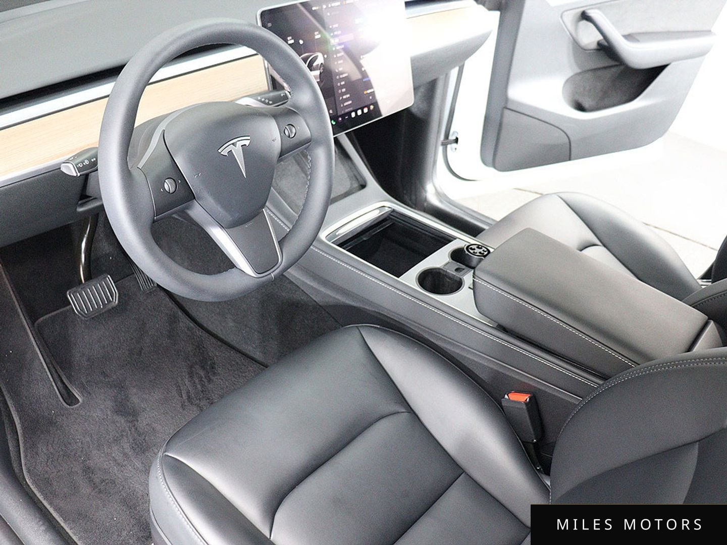 Tesla 모델 Y 2023 — миниатюра 11