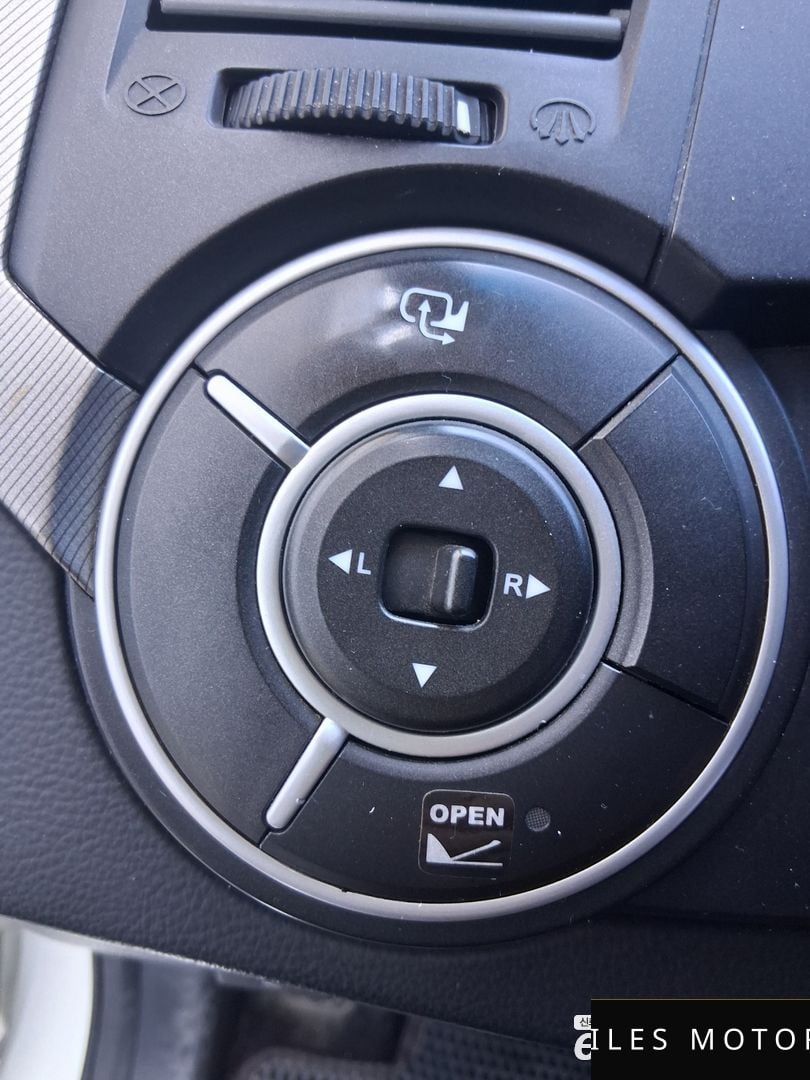 KG Mobility KORANDO 2014 — миниатюра 7