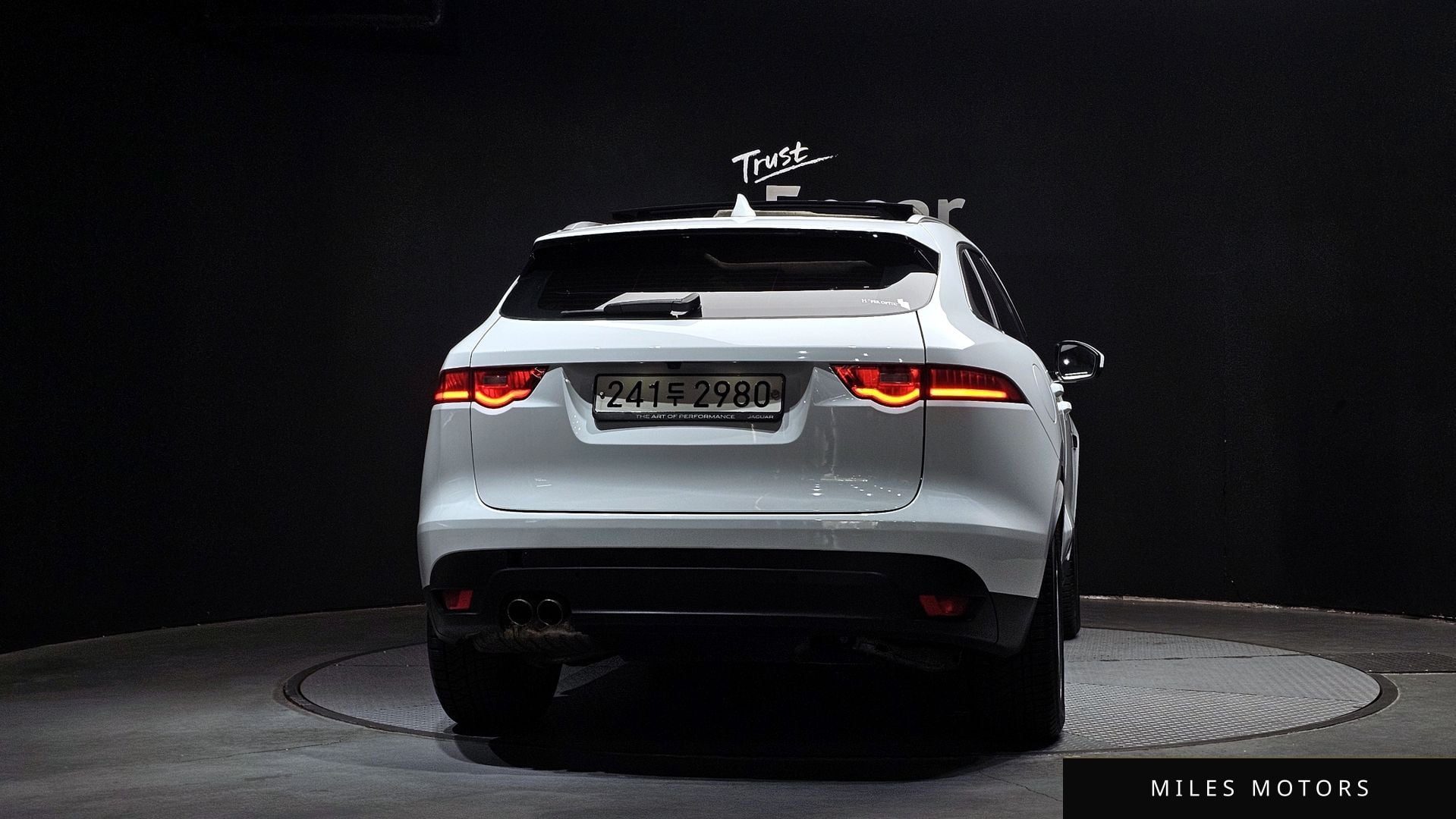Jaguar F-PACE 2019 — миниатюра 4