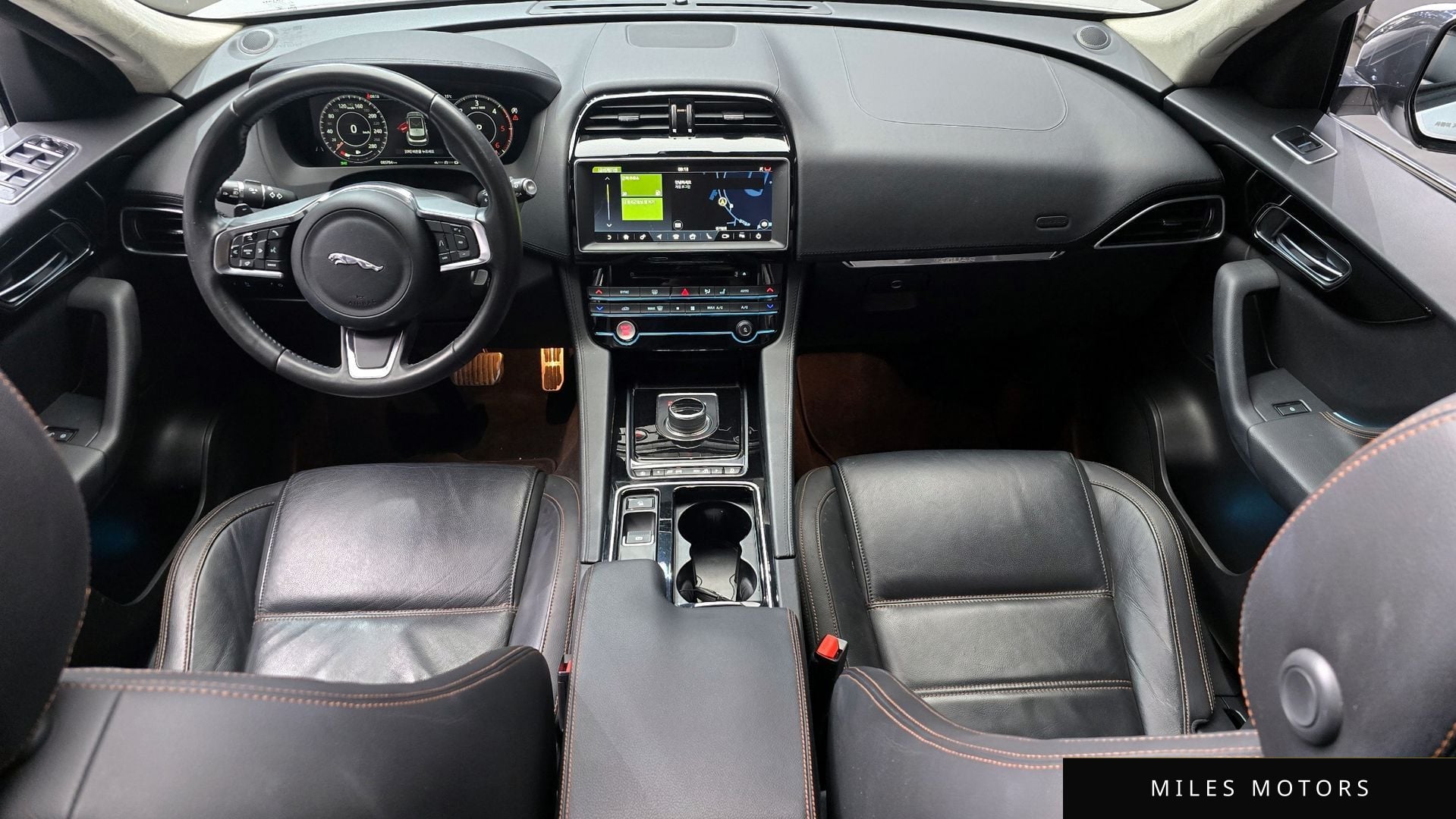 Jaguar F-PACE 2019 — миниатюра 7