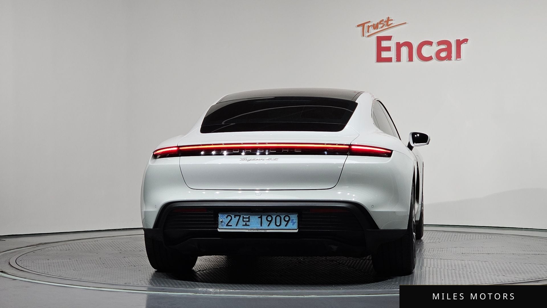 Porsche Taycan 2021 — миниатюра 4