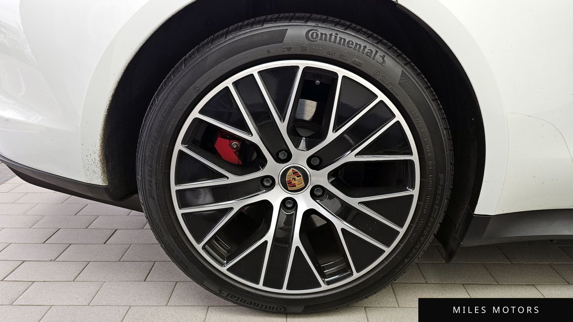 Porsche Taycan 2021 — миниатюра 5