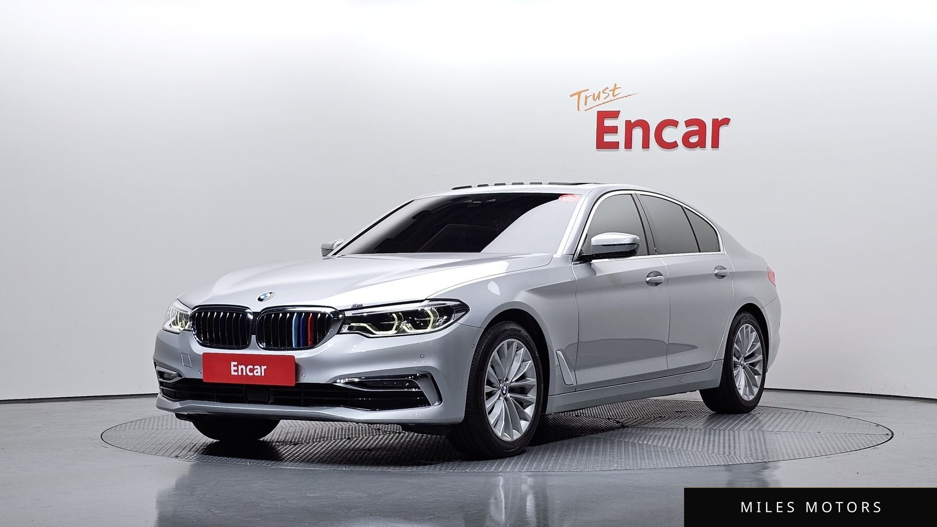 BMW 5 Series (G30) 2020 — фото 1 из 12