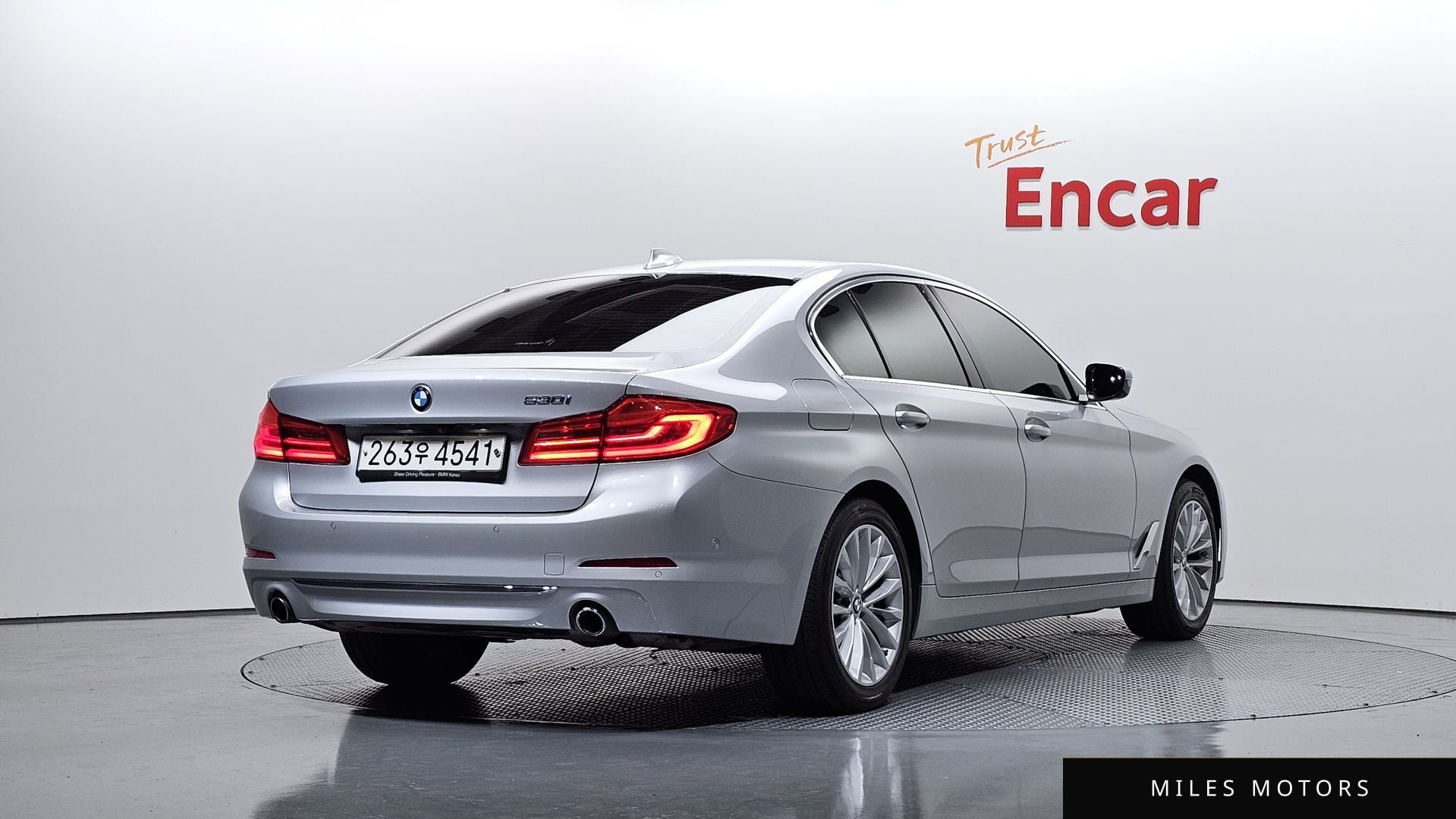 BMW 5 Series (G30) 2020 — миниатюра 2