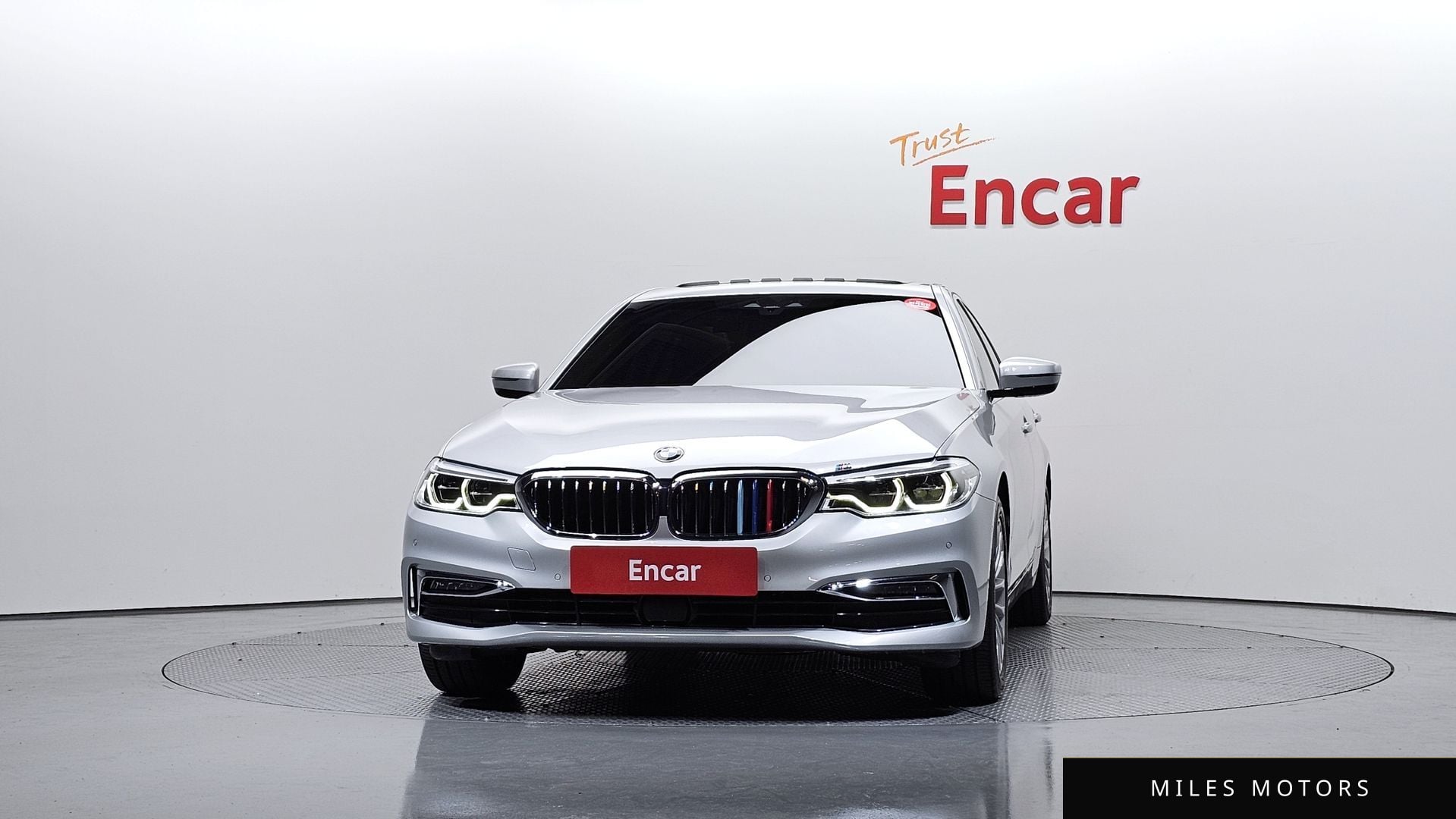 BMW 5 Series (G30) 2020 — миниатюра 3