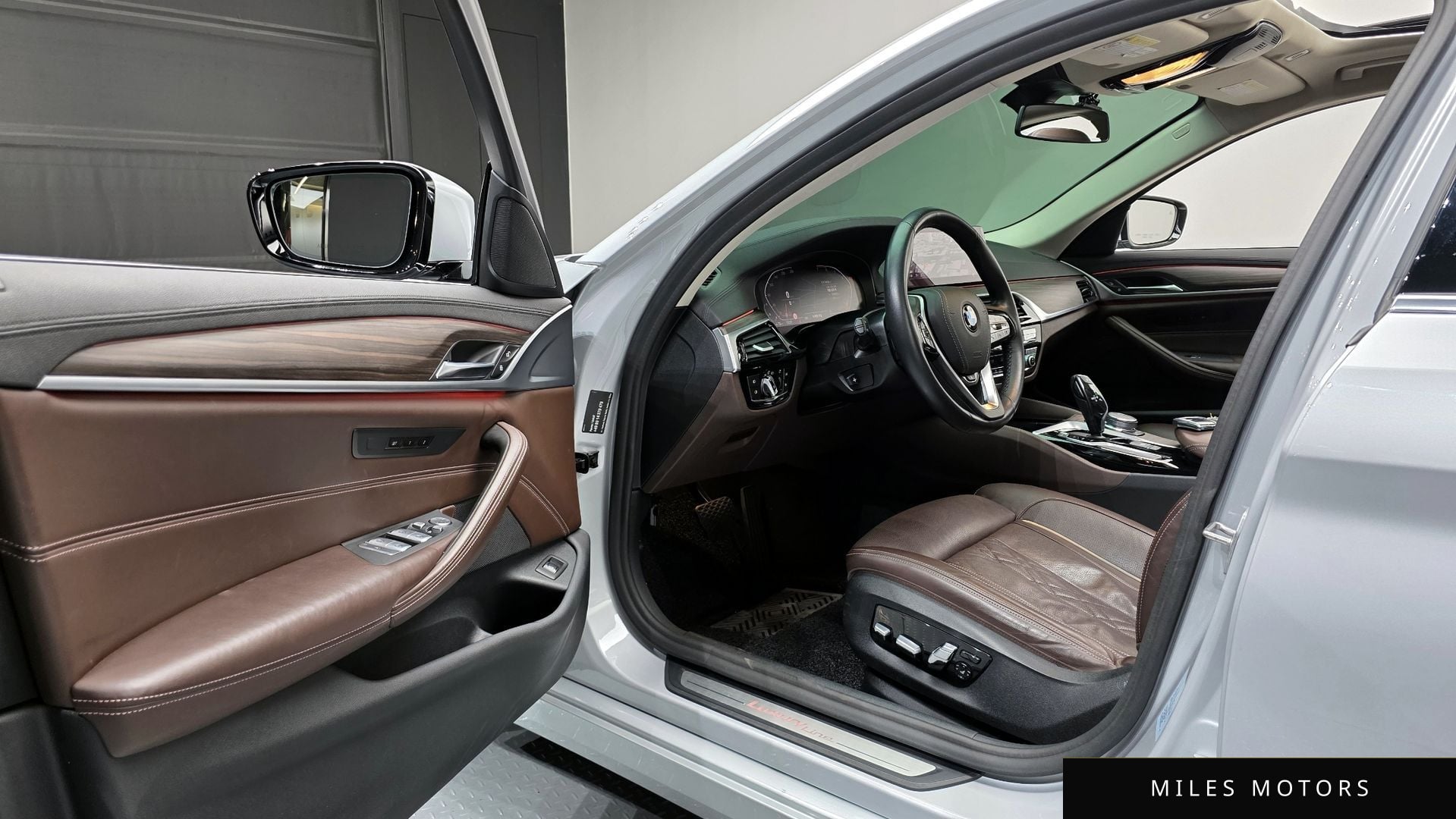 BMW 5 Series (G30) 2020 — миниатюра 11