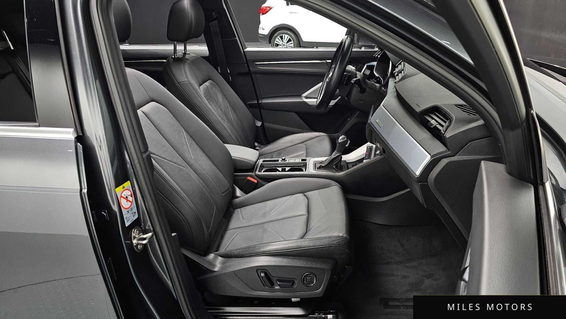 Audi Q3 (F3) 2022 — миниатюра 10