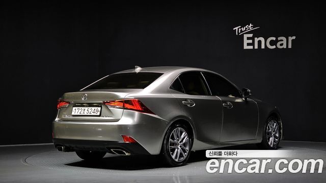 Лексус IS200t 2017 — миниатюра 2