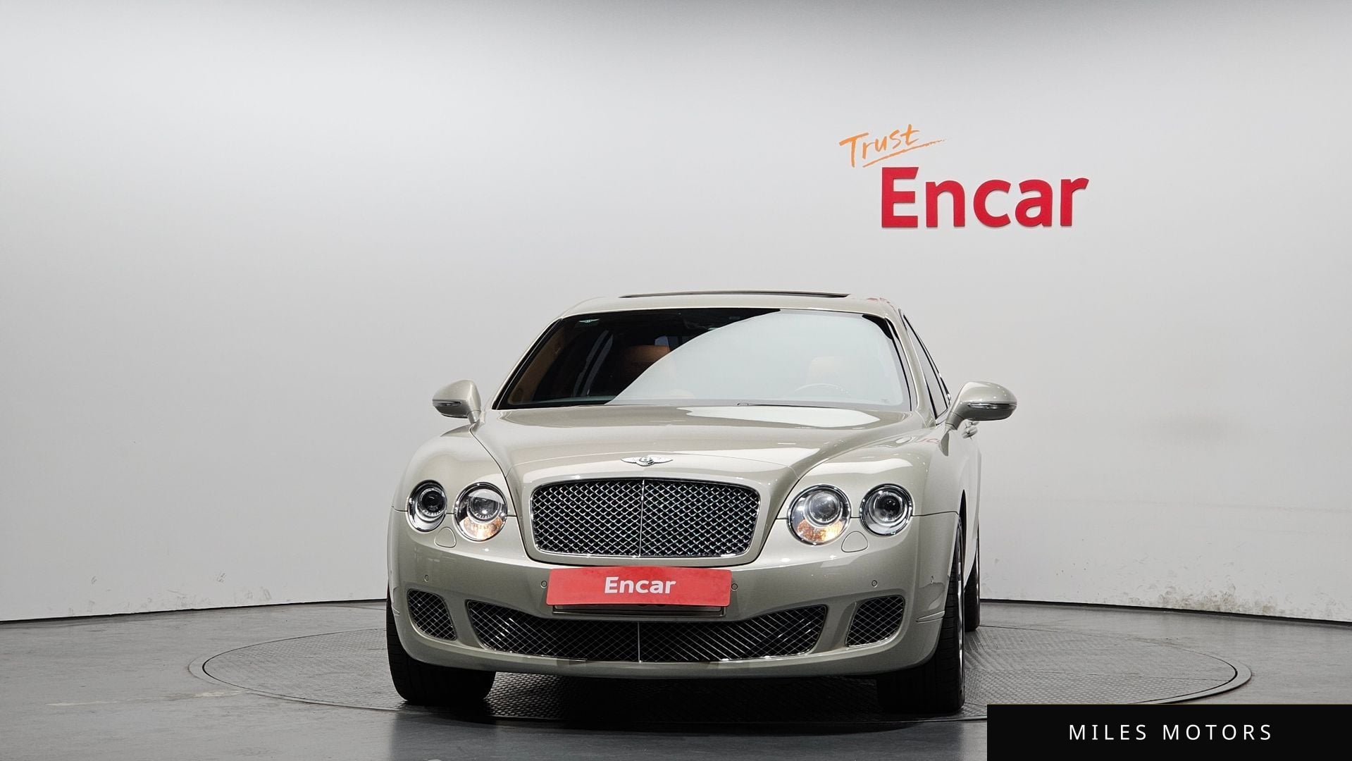 Bentley 플라잉스퍼 2012 — миниатюра 3