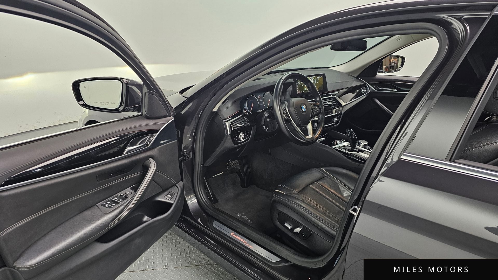 BMW 5 Series (G30) 2018 — миниатюра 11
