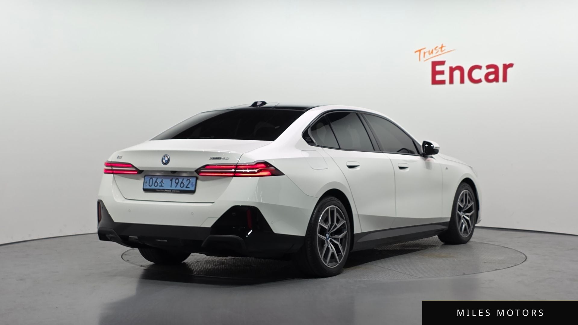 BMW i5 (G60) 2024 — миниатюра 2