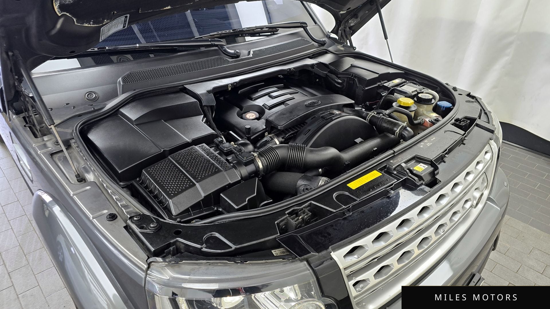 Land Rover Discovery 2016 — миниатюра 6