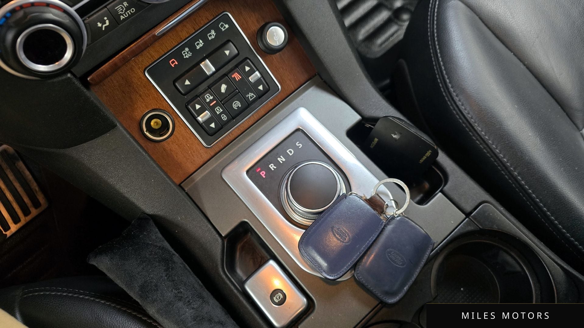 Land Rover Discovery 2016 — миниатюра 9