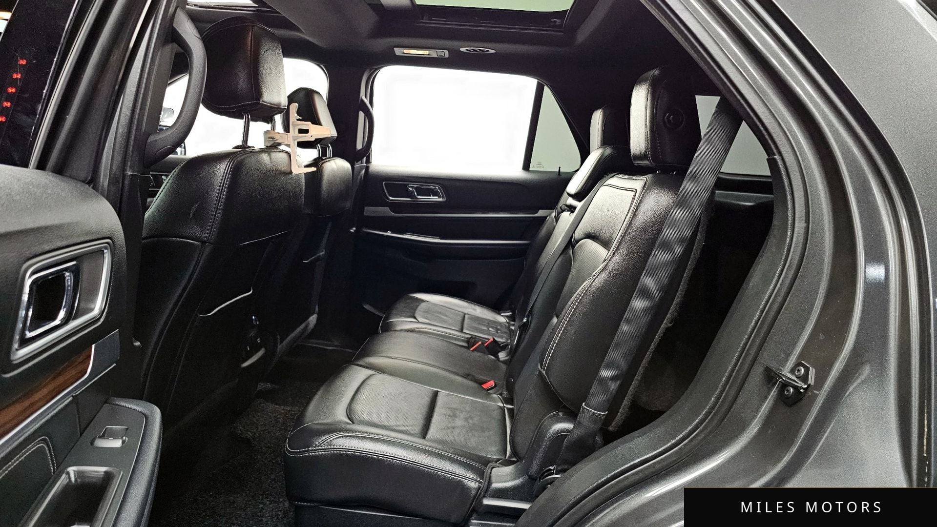 Ford Explorer 2017 — миниатюра 12