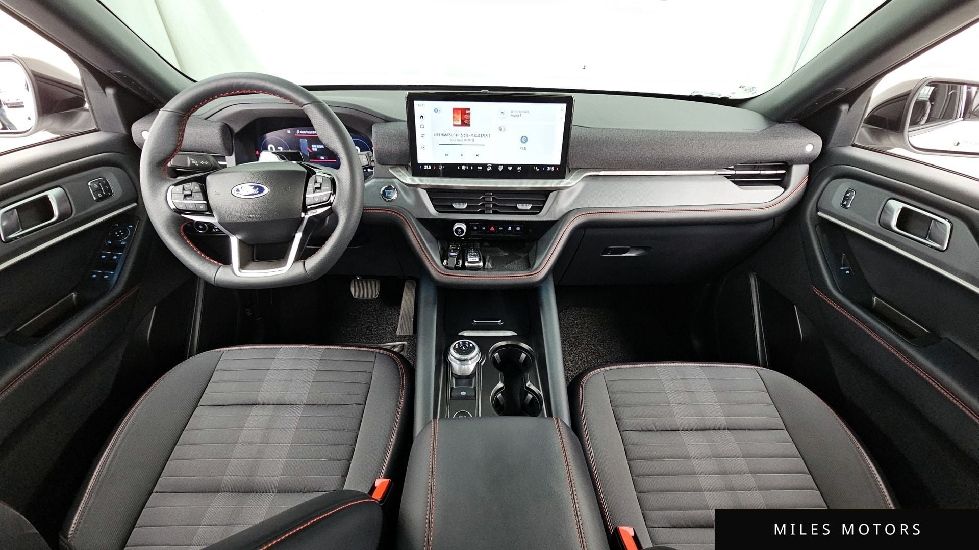 Ford Explorer 2025 — миниатюра 7