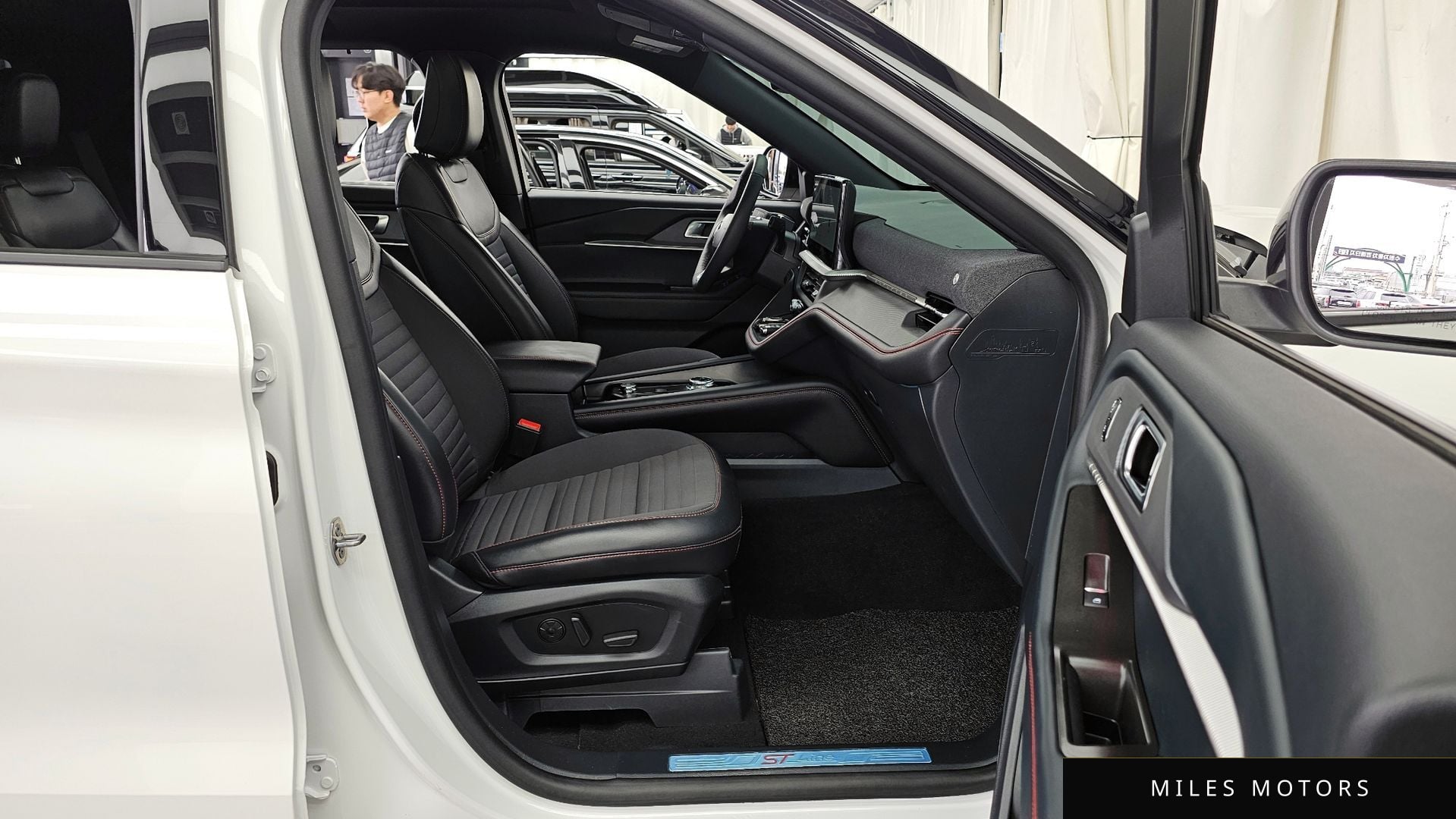 Ford Explorer 2025 — миниатюра 11