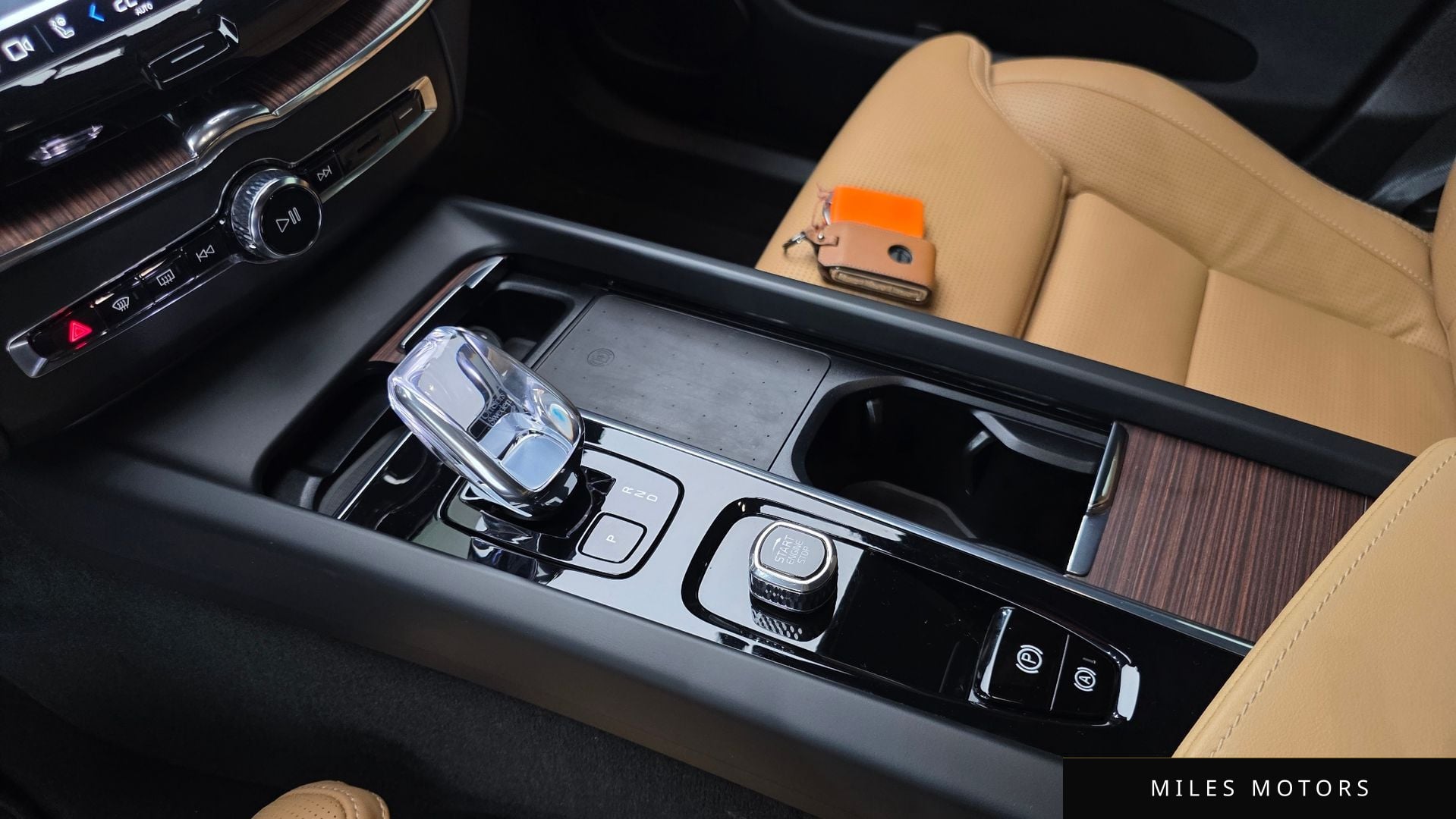 Volvo XC60 2023 — миниатюра 8
