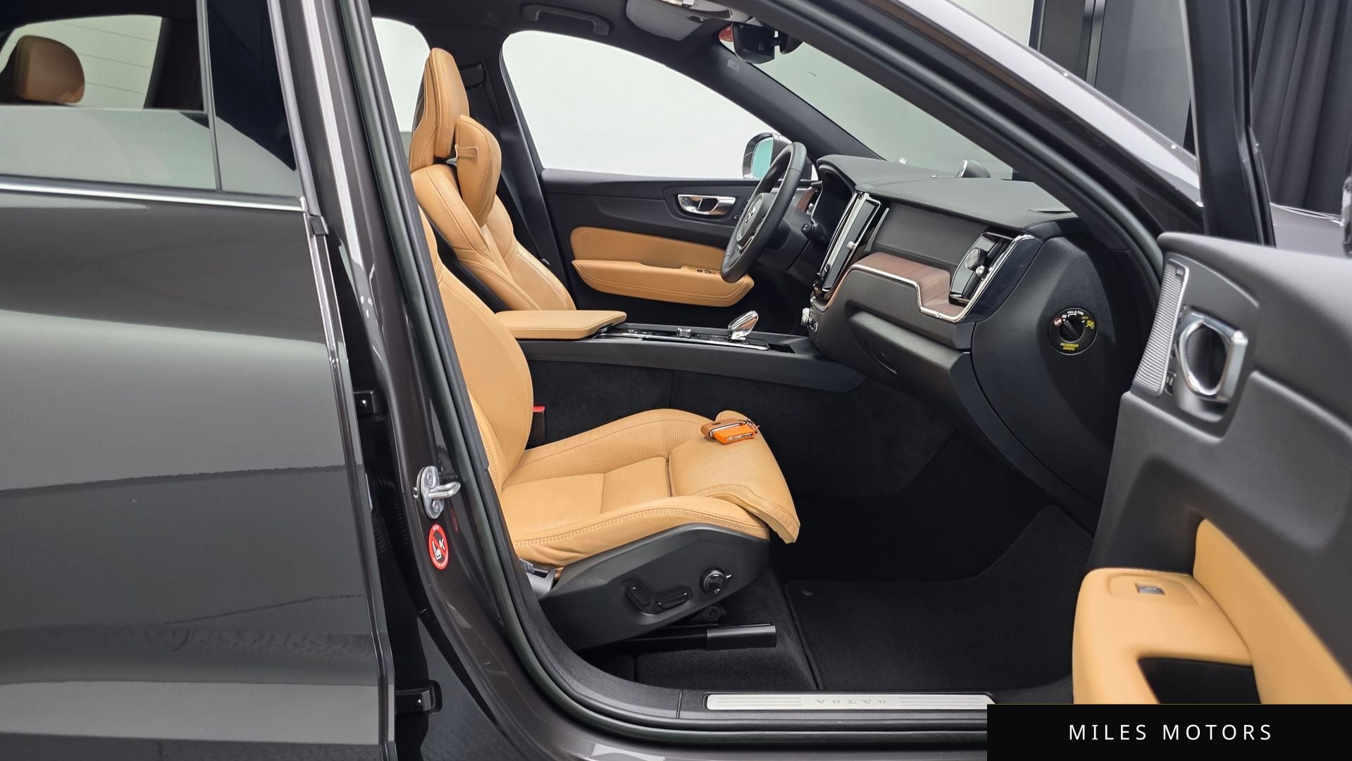 Volvo XC60 2023 — миниатюра 9