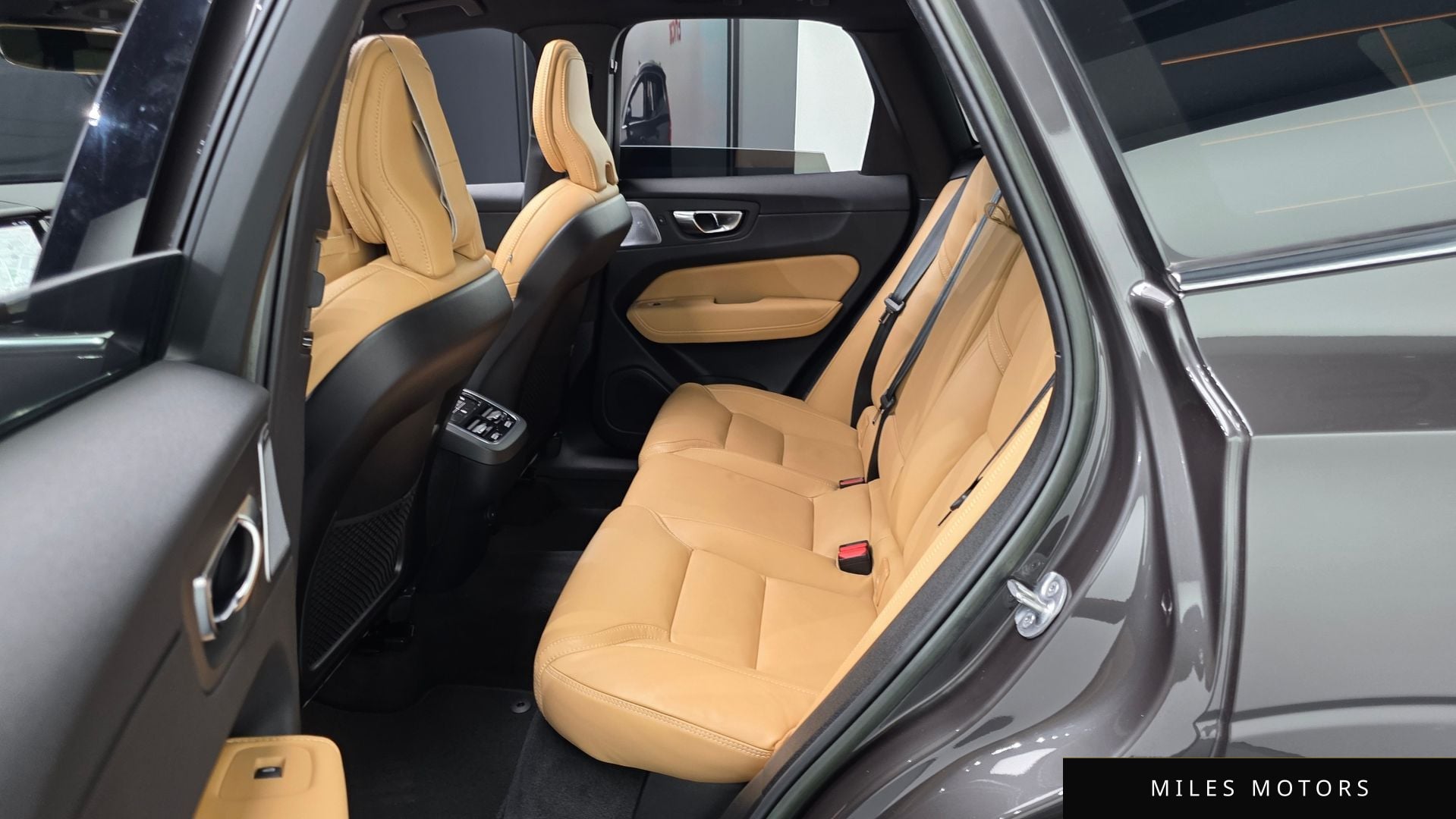 Volvo XC60 2023 — миниатюра 12