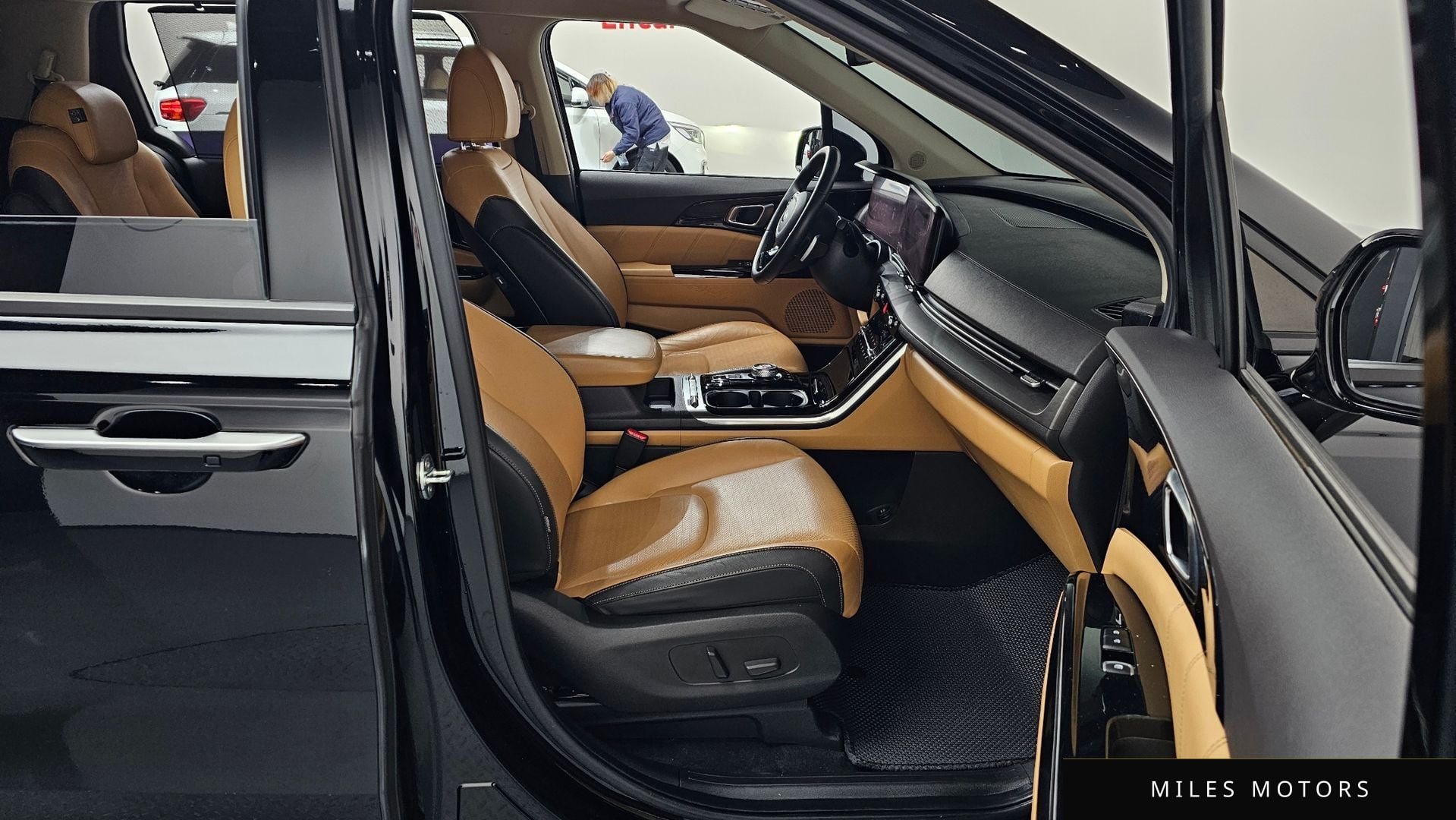 Kia Carnival 2021 — миниатюра 11