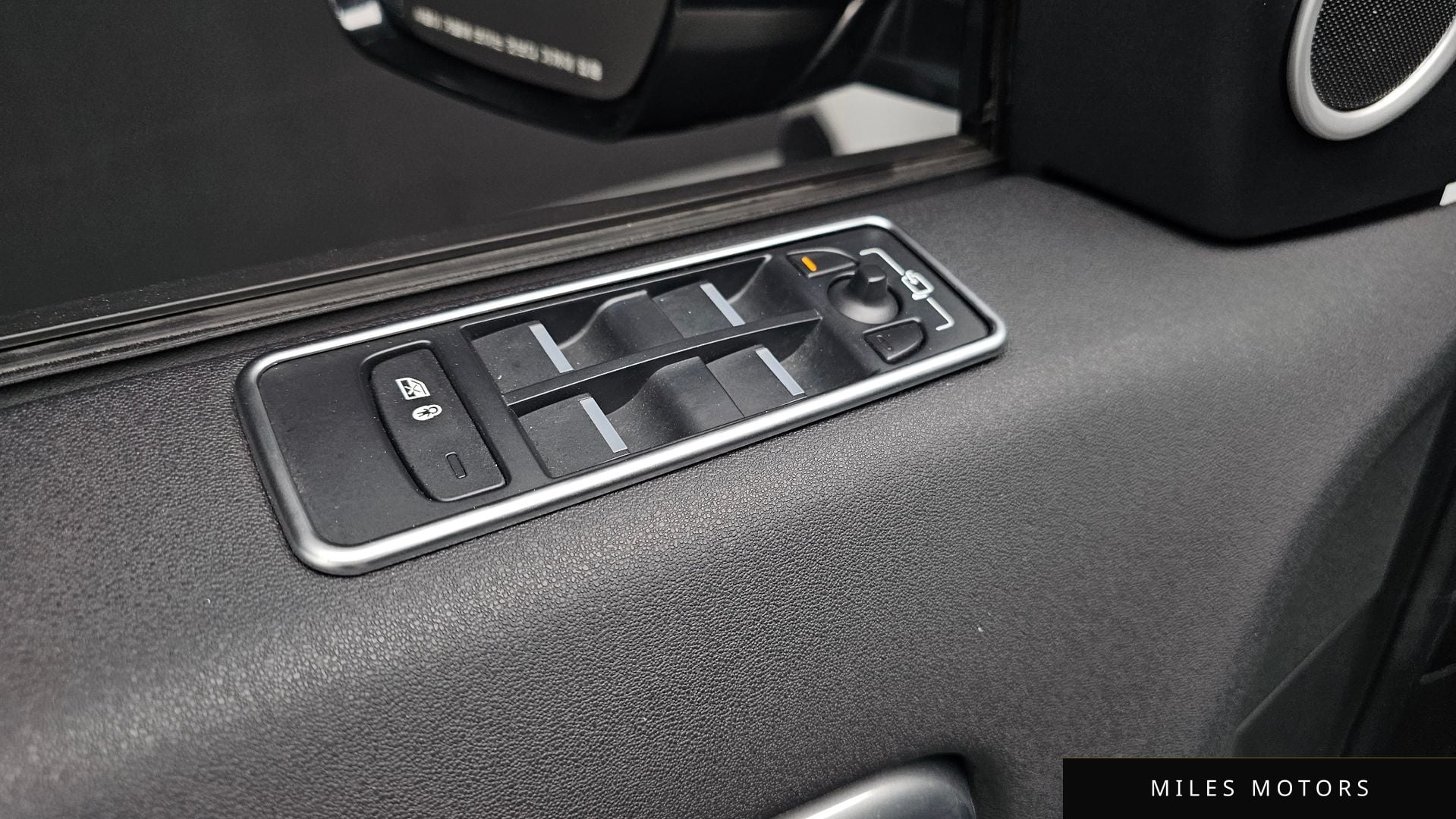 Land Rover Discovery Sport 2019 — миниатюра 17