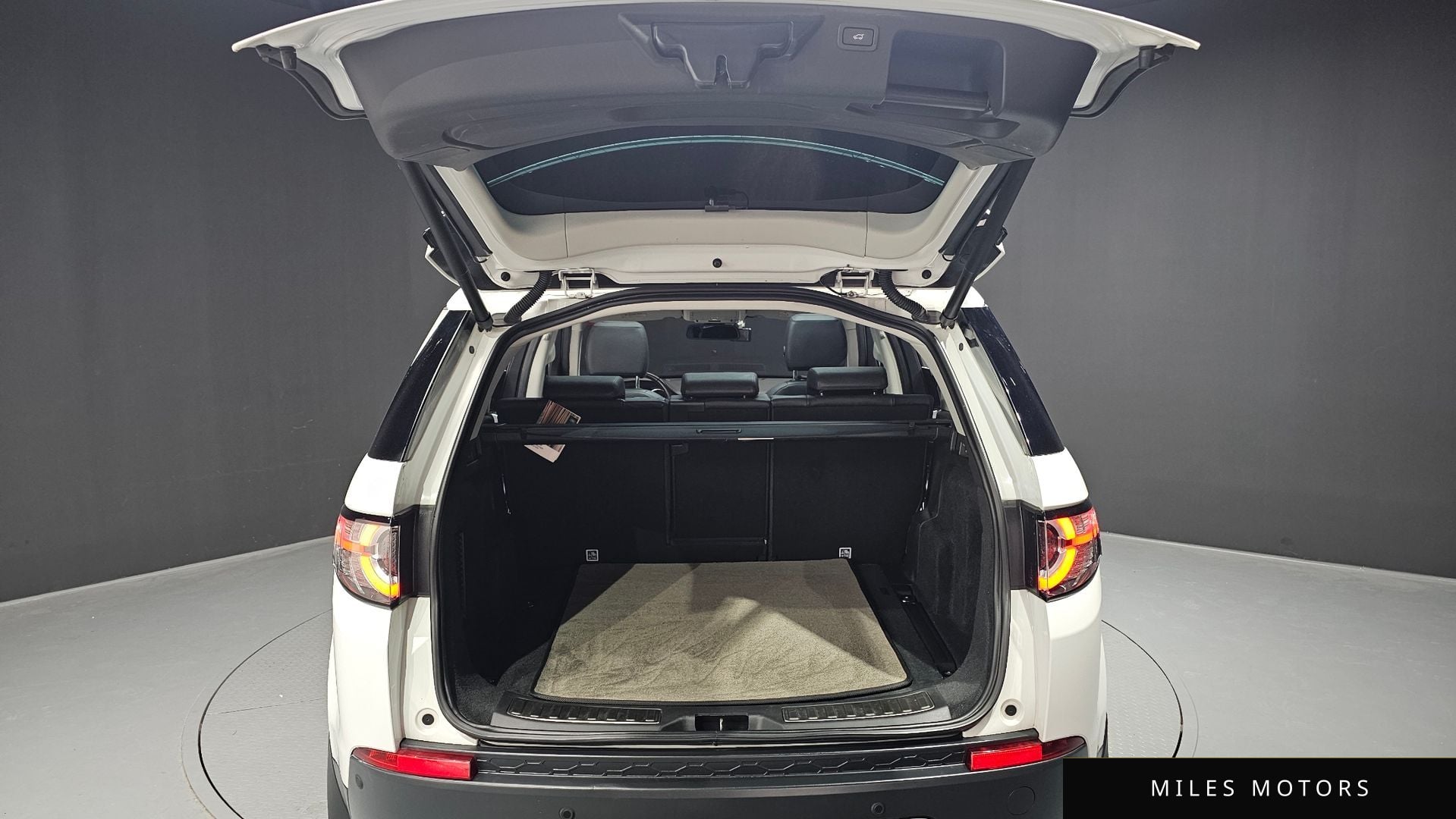 Land Rover Discovery Sport 2019 — миниатюра 20