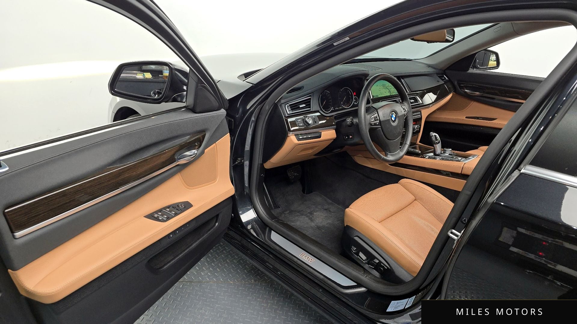BMW 7 Series (F01) 2013 — миниатюра 10