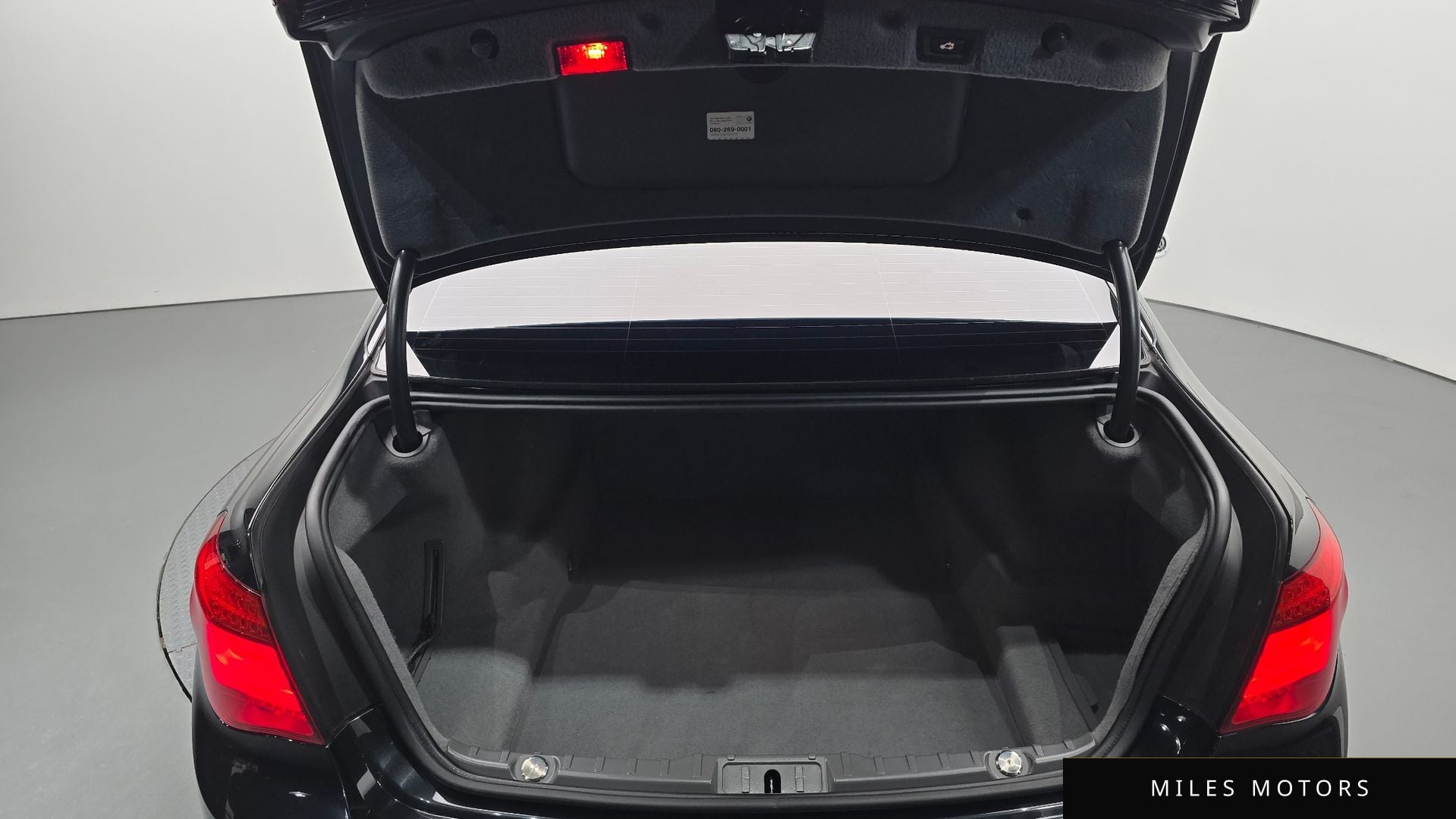 BMW 7 Series (F01) 2013 — миниатюра 20