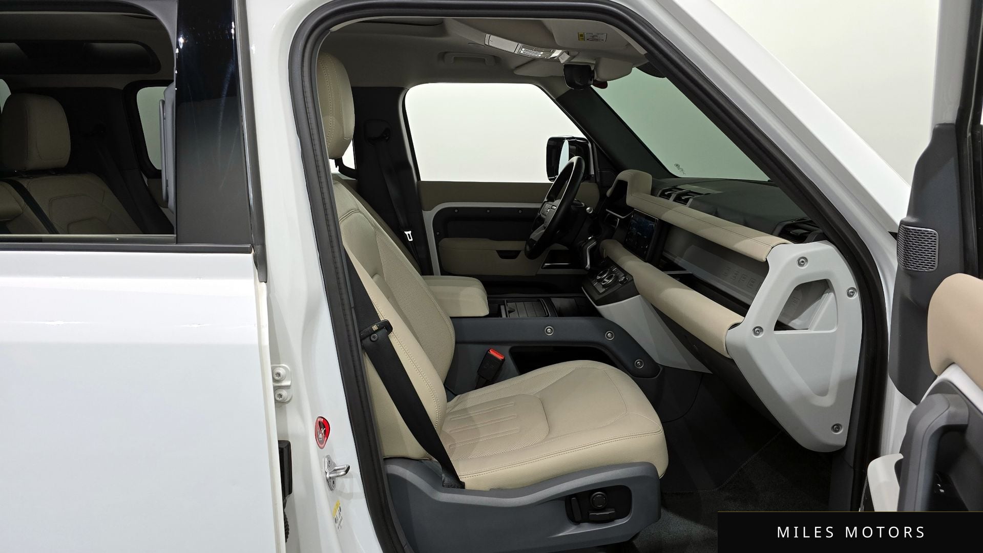 Land Rover Defender 2022 — миниатюра 11