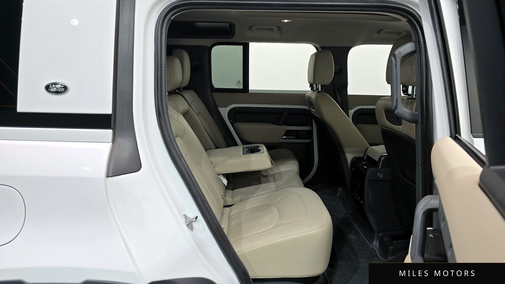 Land Rover Defender 2022 — миниатюра 12