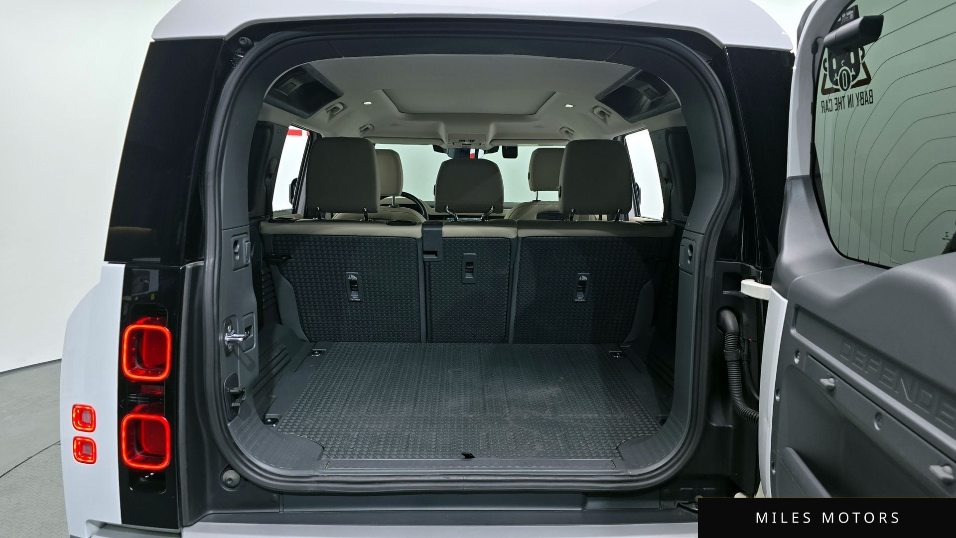 Land Rover Defender 2022 — миниатюра 20