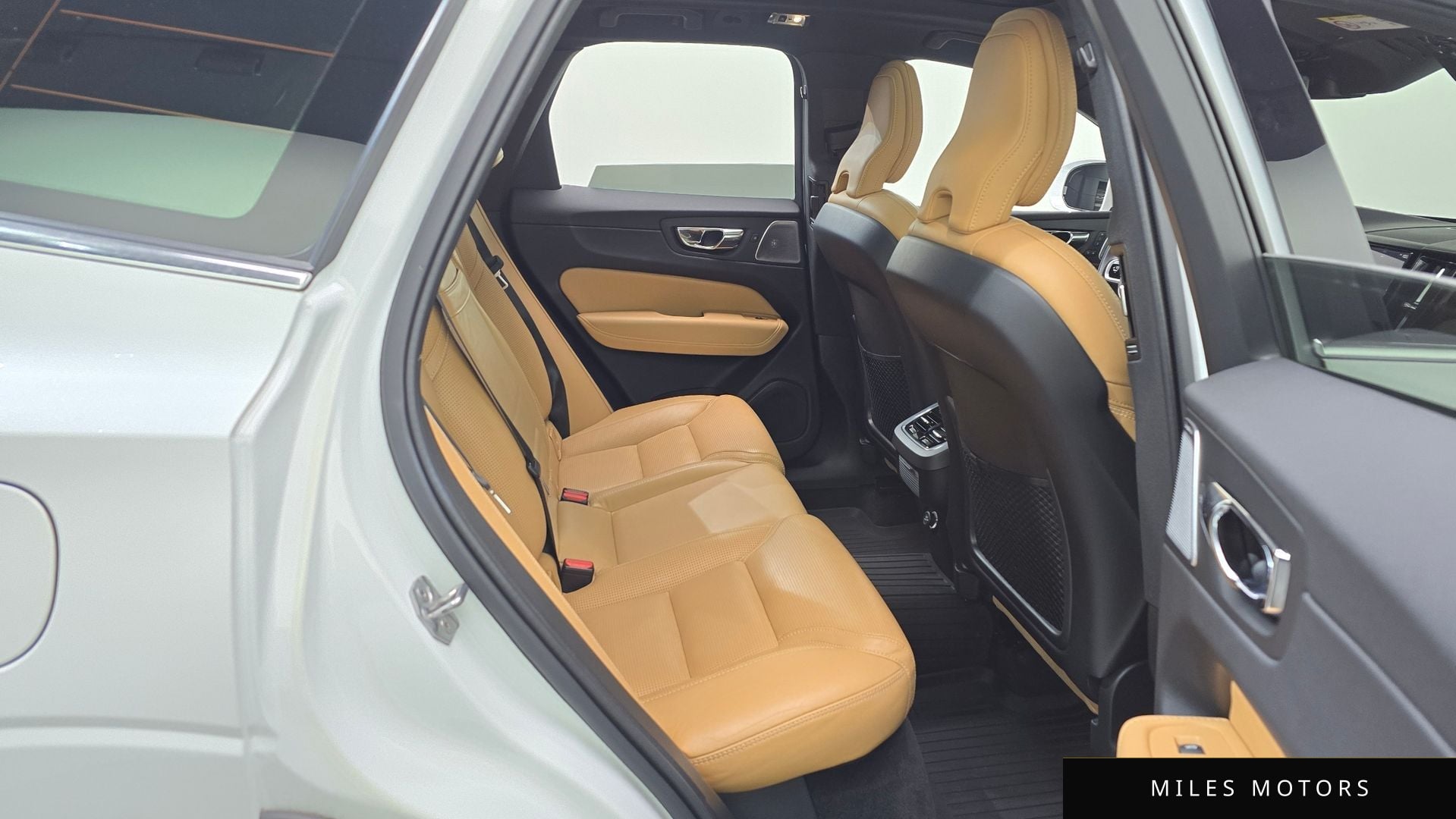 Volvo XC60 2019 — миниатюра 12