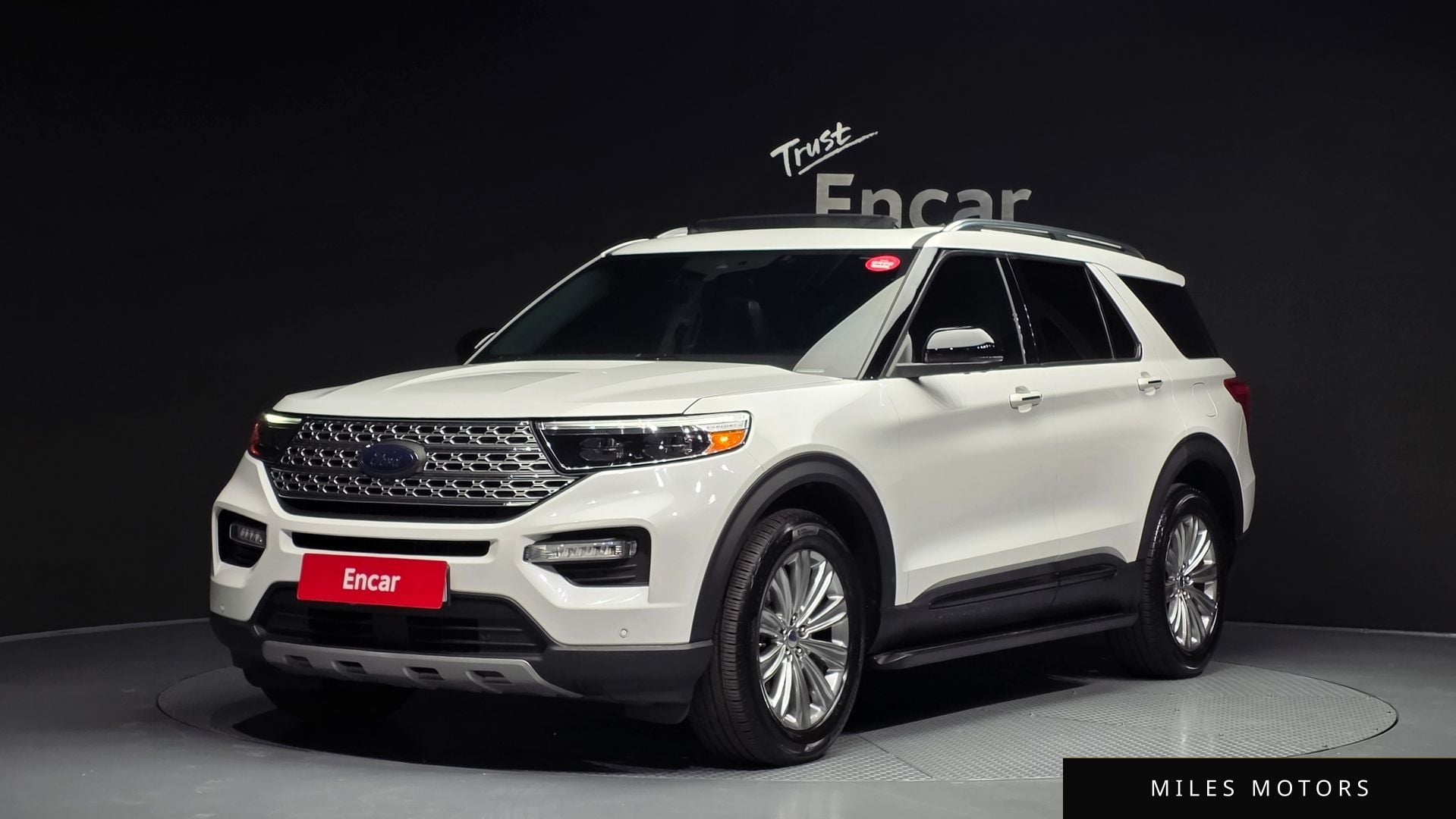 Ford Explorer 2020 — фото 1 из 12