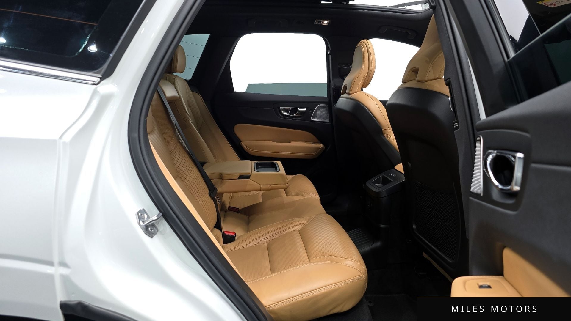 Volvo XC60 2021 — миниатюра 11