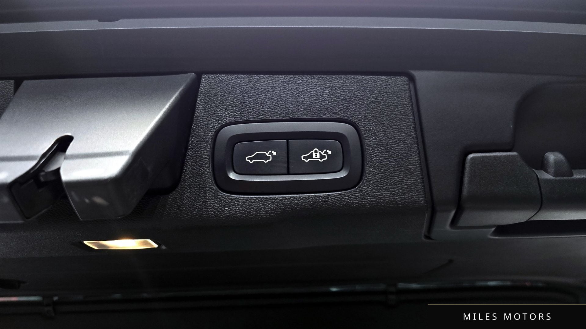 Volvo XC60 2021 — миниатюра 20