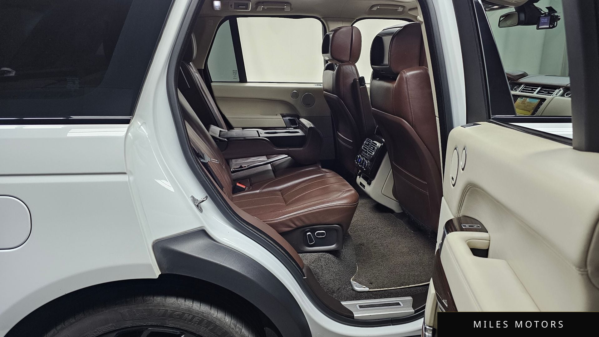 Land Rover 레인지로버 2015 — миниатюра 12