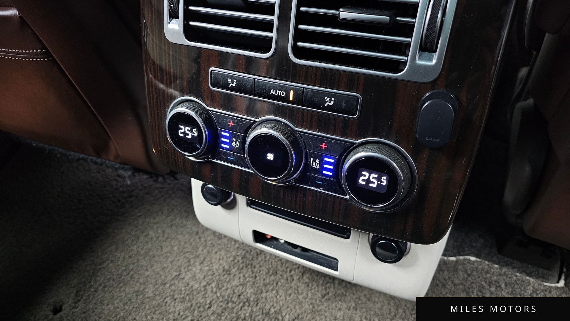 Land Rover 레인지로버 2015 — миниатюра 18