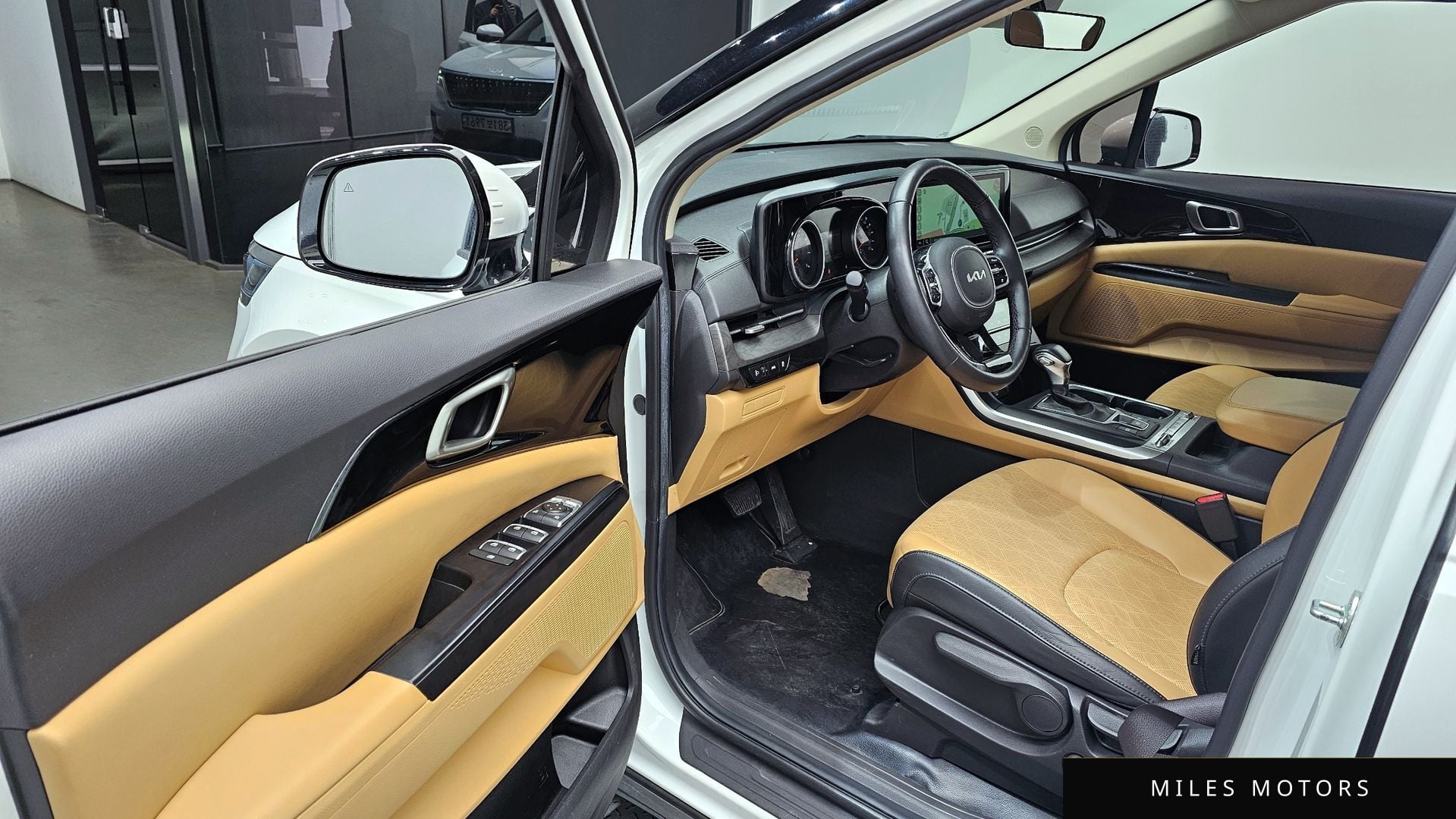 Kia Carnival 2023 — миниатюра 10