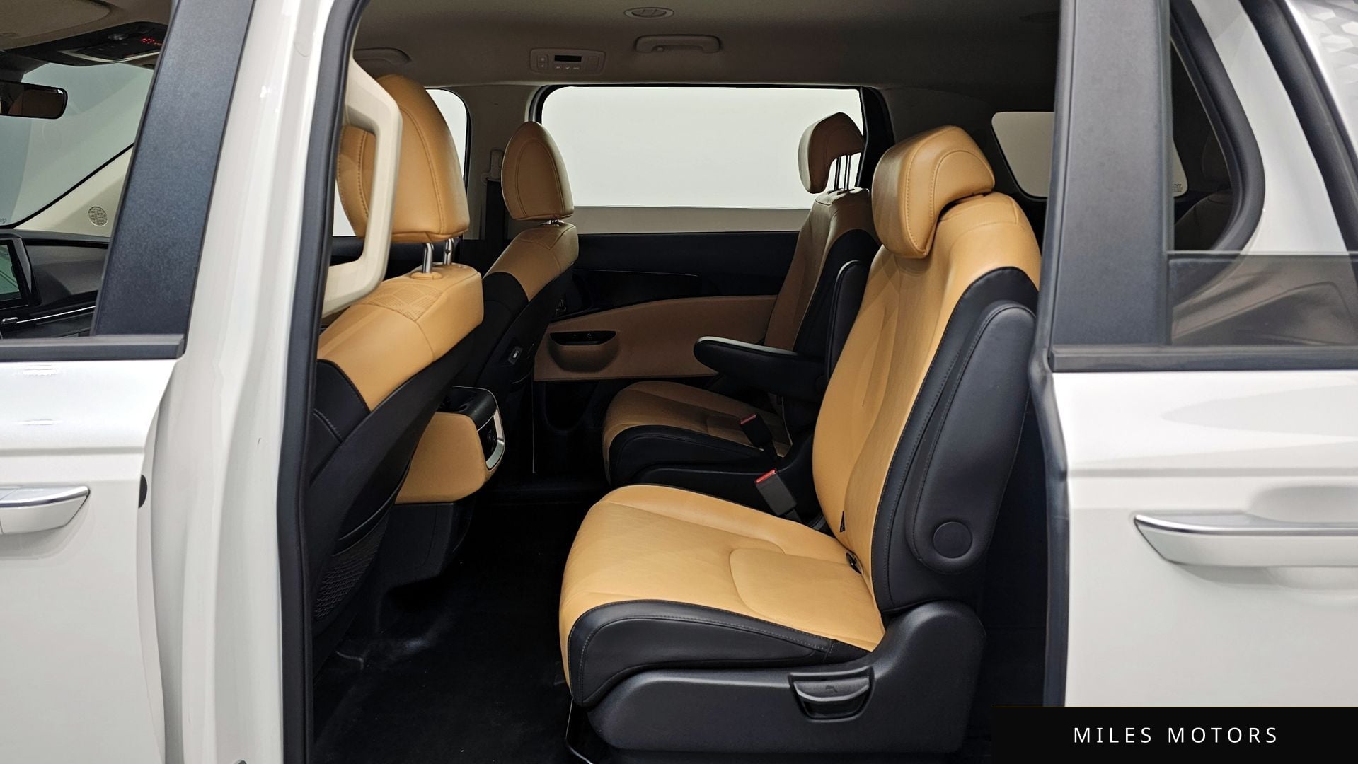 Kia Carnival 2023 — миниатюра 12