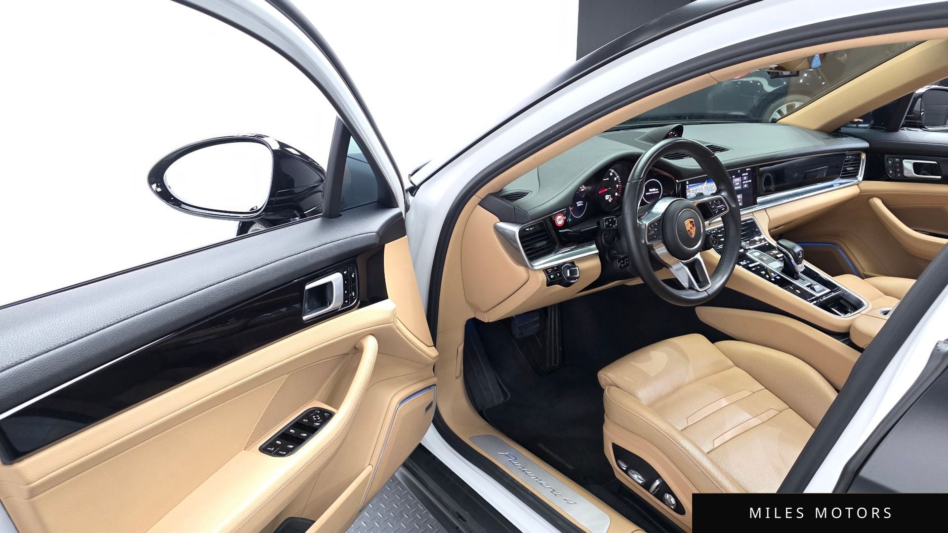 Porsche Panamera 2018 — миниатюра 11