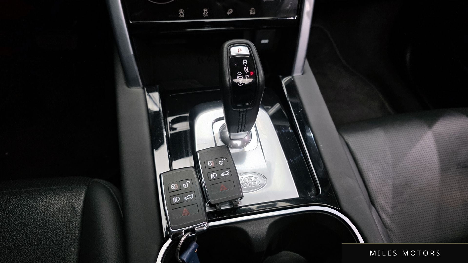 Land Rover Discovery Sport 2023 — миниатюра 9