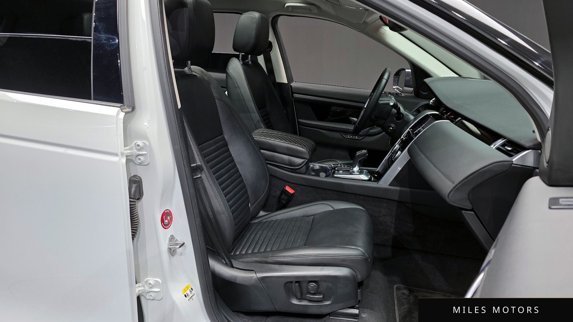Land Rover Discovery Sport 2023 — миниатюра 11