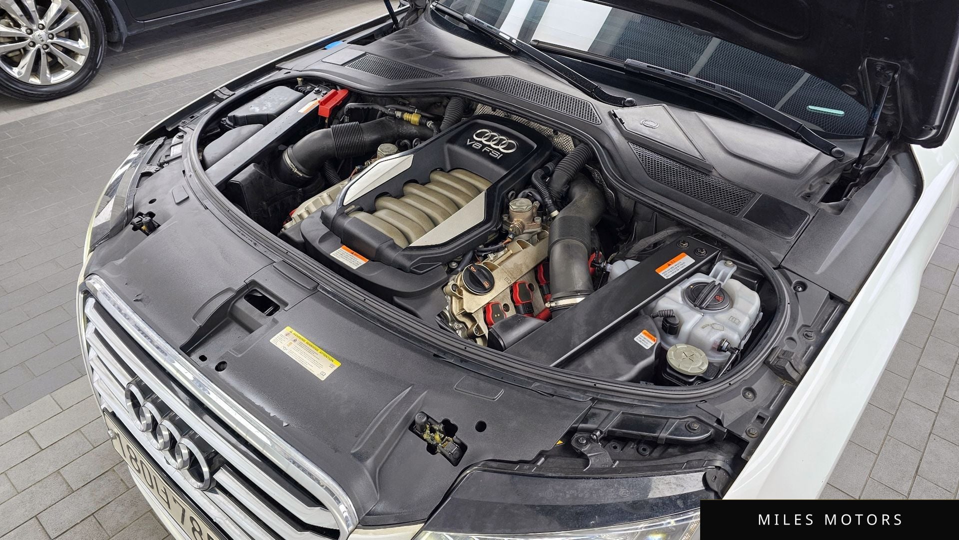 Audi A8 2012 — миниатюра 6